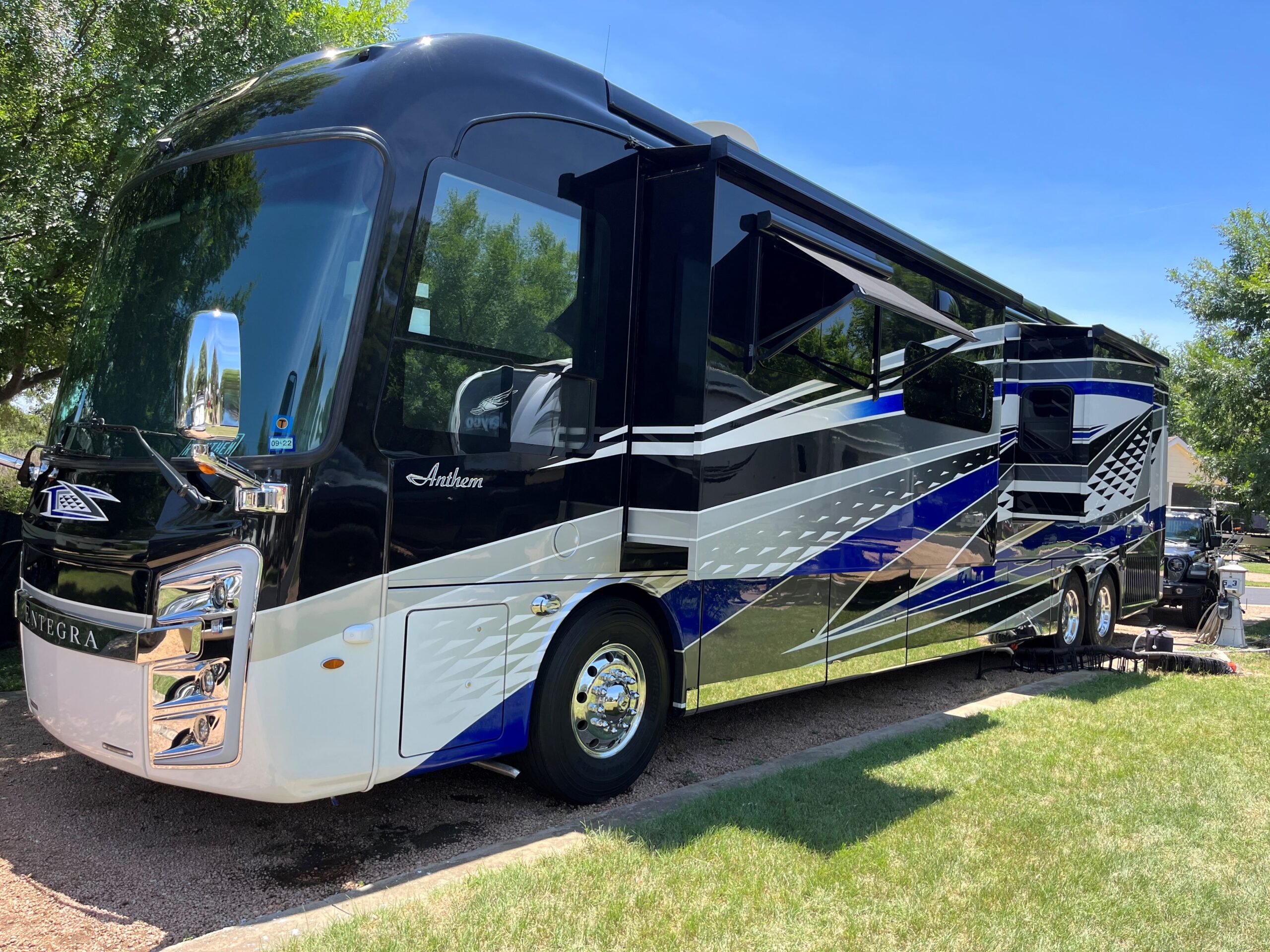 RV wash, wax, clean, detail. Central Texas. DIY RV Washing can lead to costly mistakes.